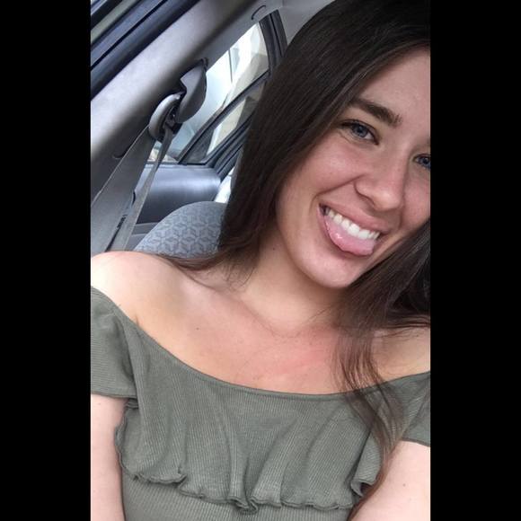 Meet your Posher, Danielle - Picture 1 of 1